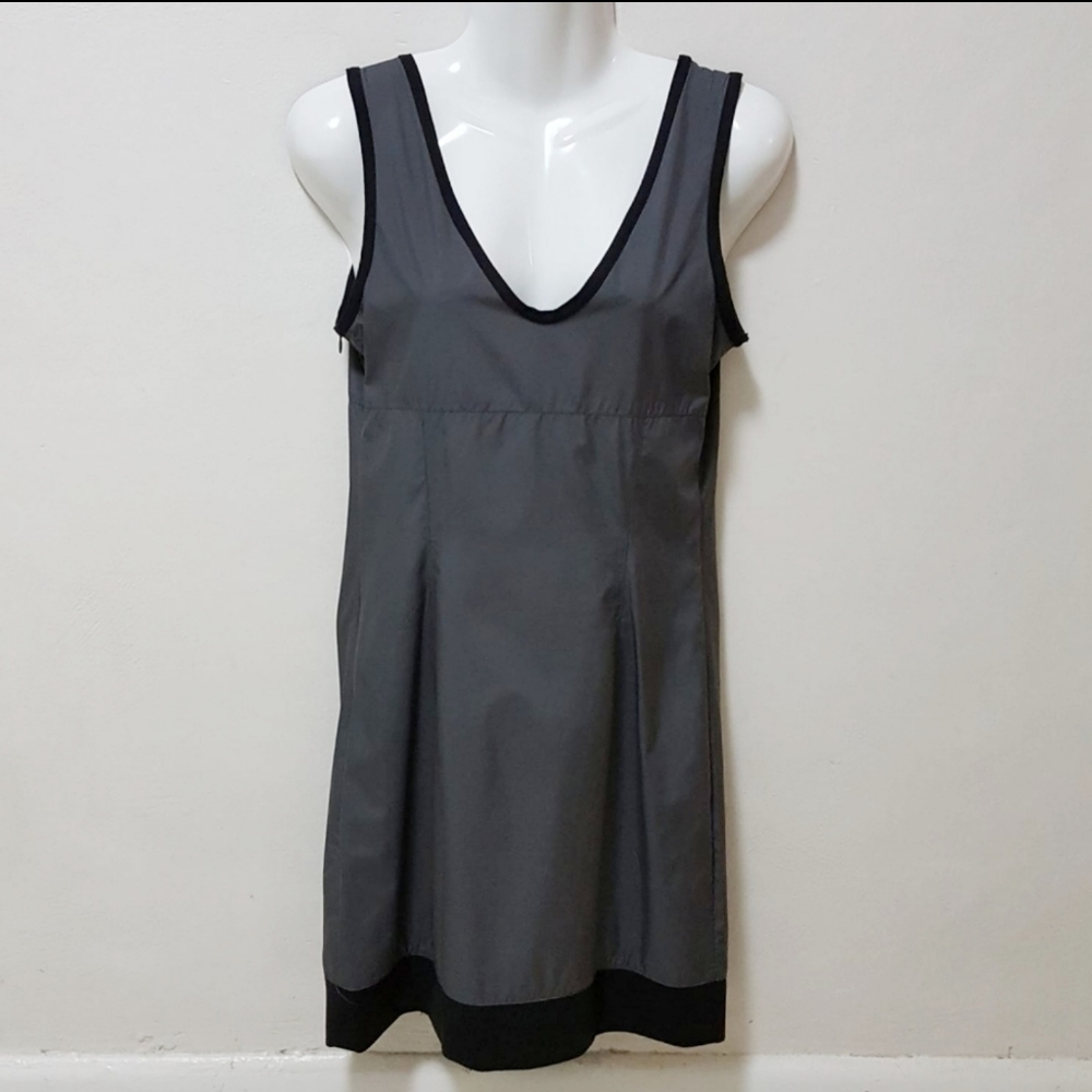M0851 Dress Gray Charcoal Empire Lined Impermeable Waterproof V back Canada